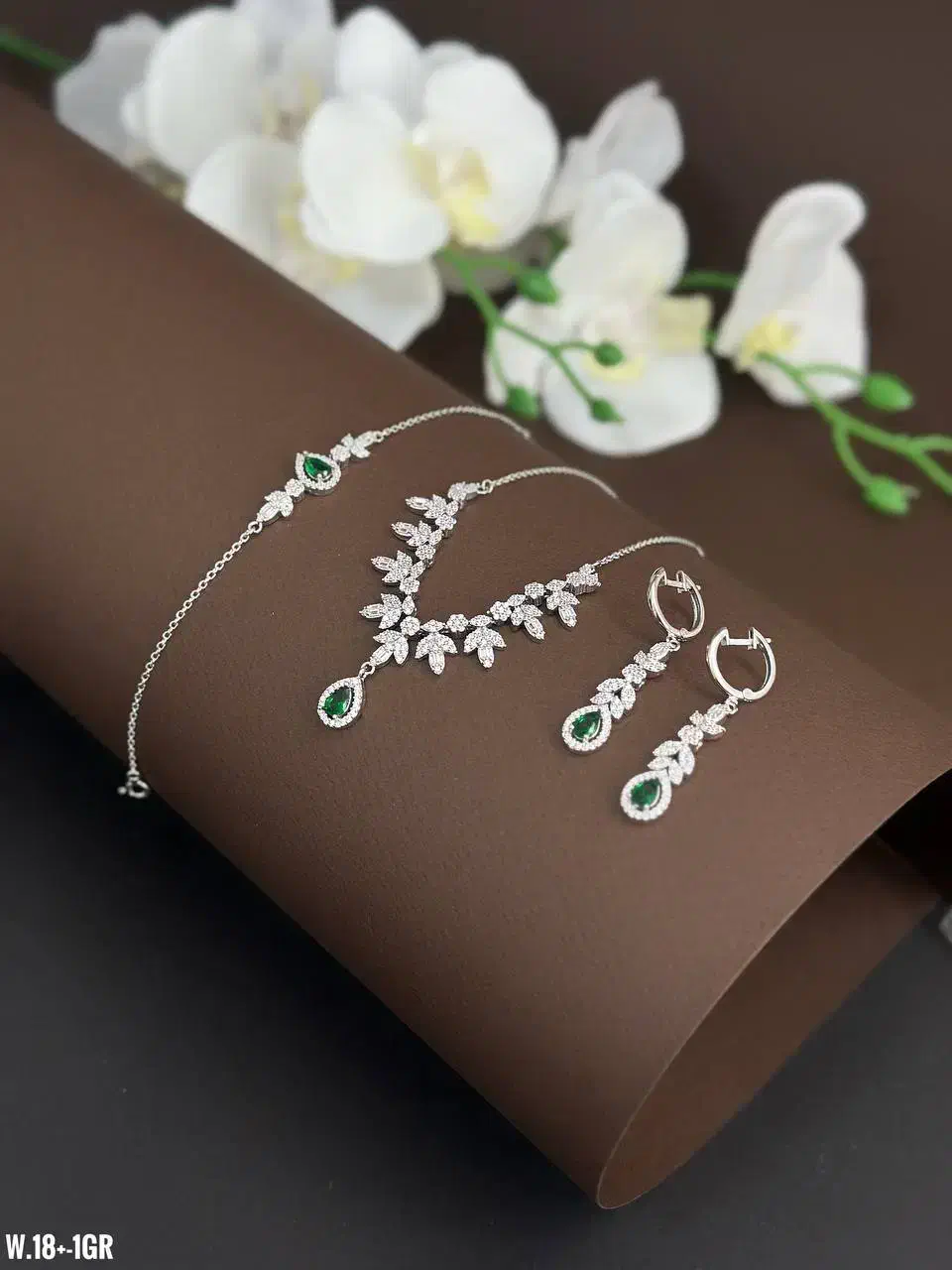 سرویس نقره/نقره/نیم ست نقره|جواهرات|ماکو, |دیوار