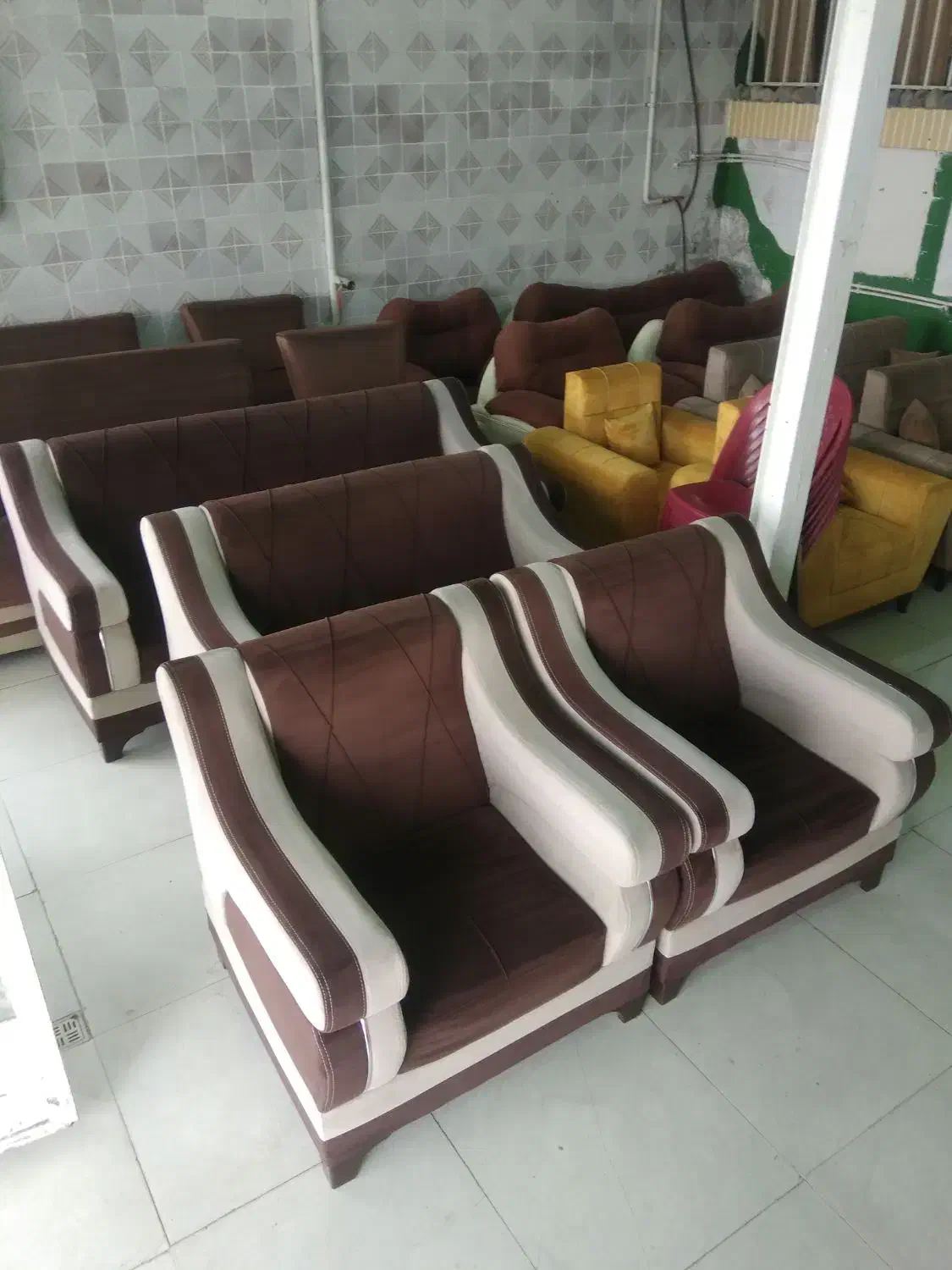 تعمیر شستشو مبل راحتی قالی|مبلمان خانگی و میز عسلی|ماهان, |دیوار