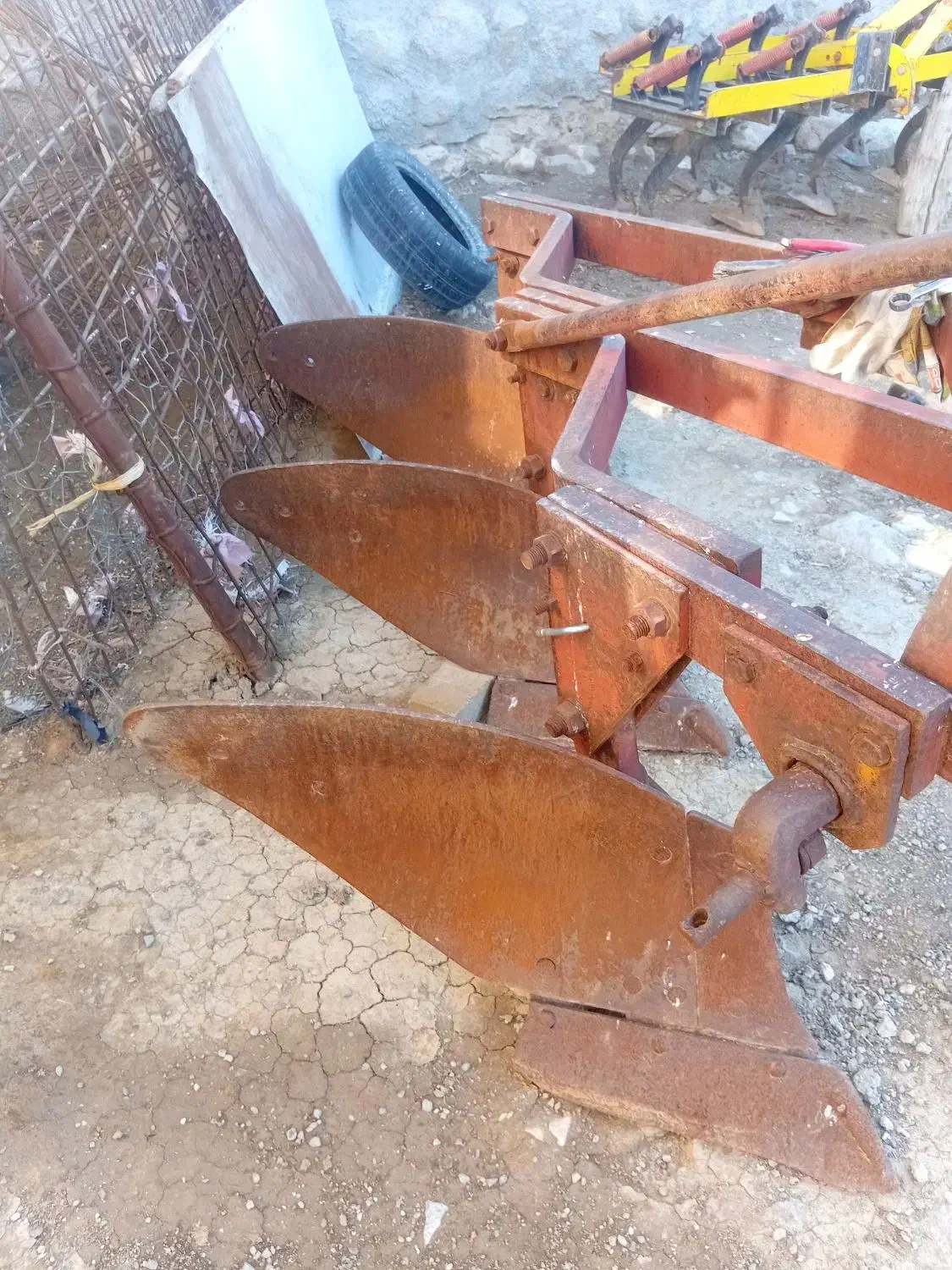 گاواهن|ماشین‌آلات صنعتی|شیروان (لرستان), |دیوار