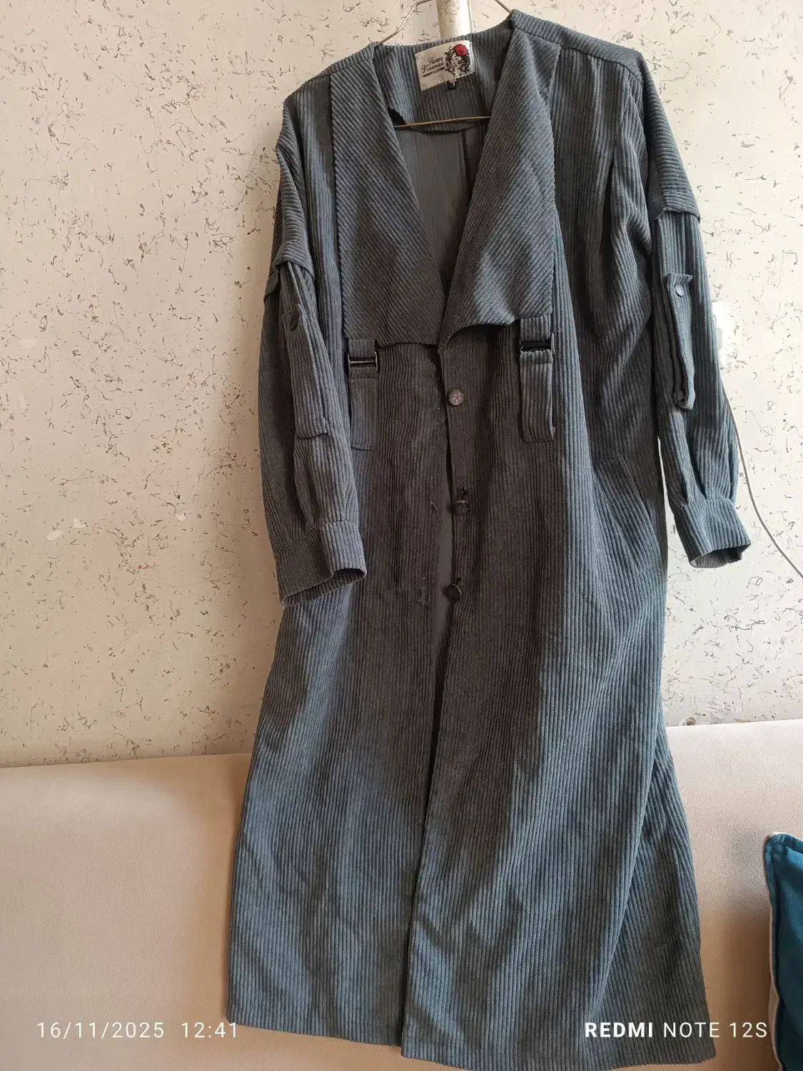 مانتوو|لباس|دورود, |دیوار