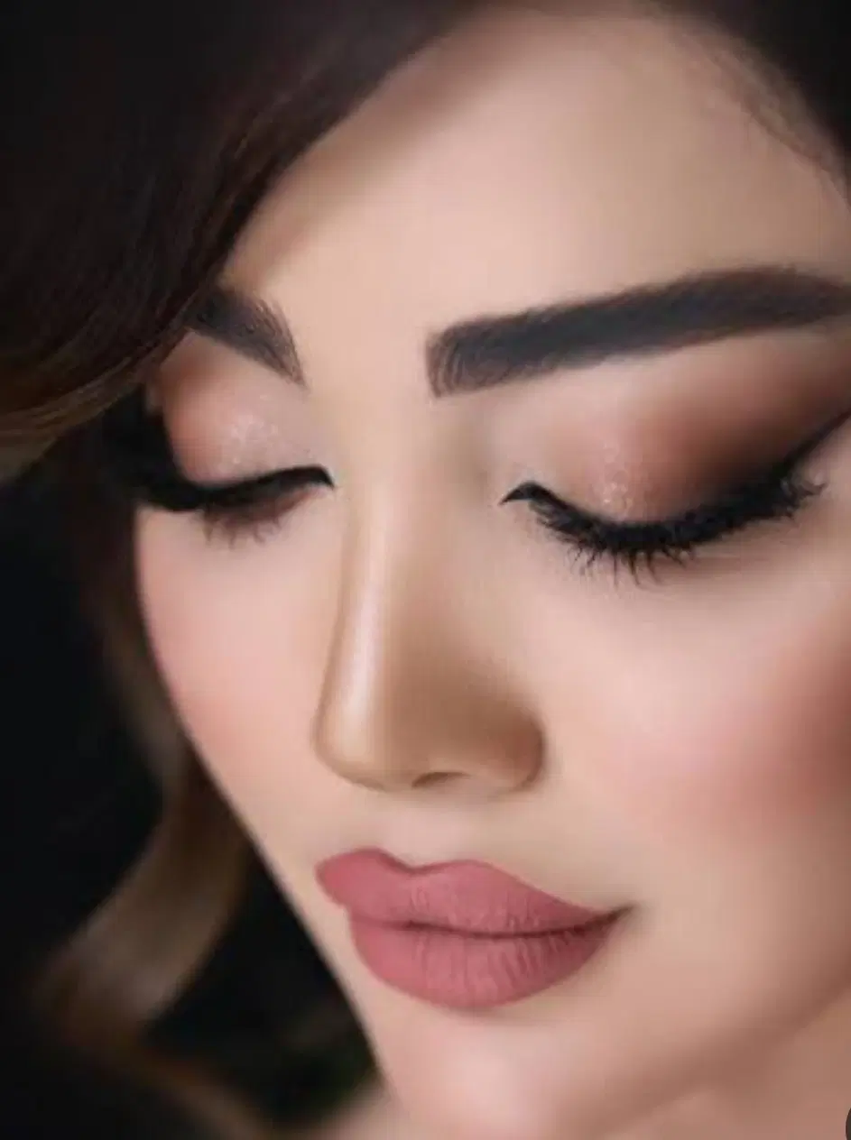 انجام میکاپ بابهترین متریال با تخفیف به مدت 10روز|خدمات زیبایی و سلامت|رشت, معلم|دیوار