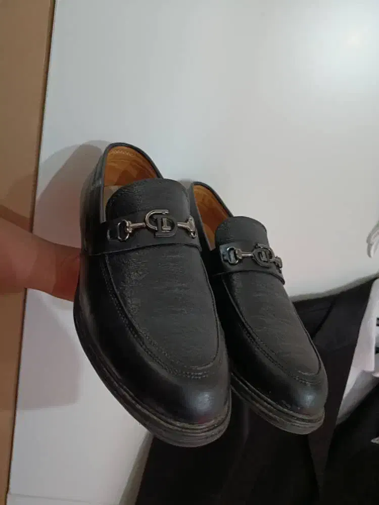 کت وشلوار|کیف، کفش، کمربند|اشتهارد, |دیوار