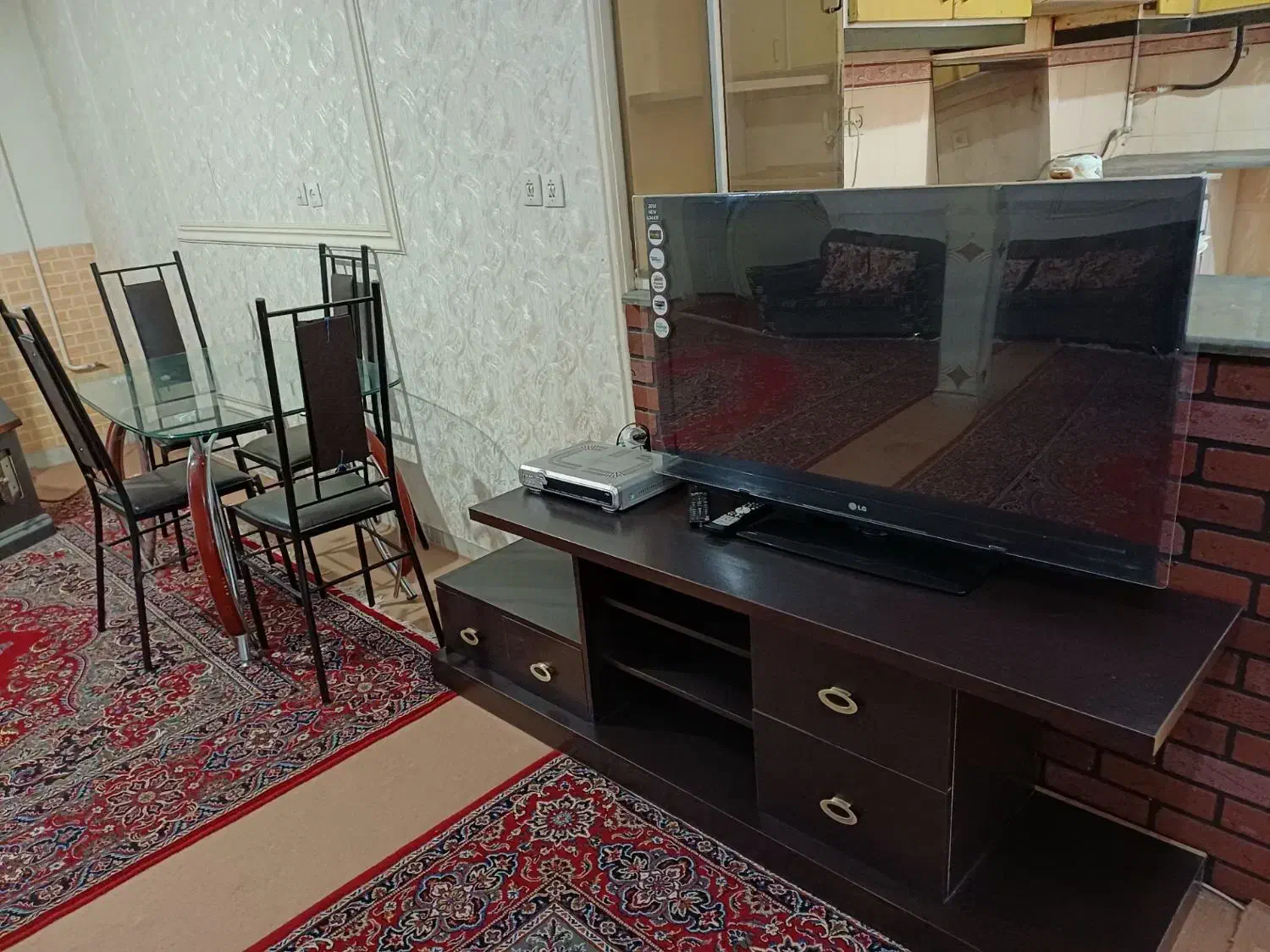 منزل ویلایی باصفا وبزرگ|اجارهٔ کوتاه‌مدت آپارتمان و سوئیت|همدان, |دیوار