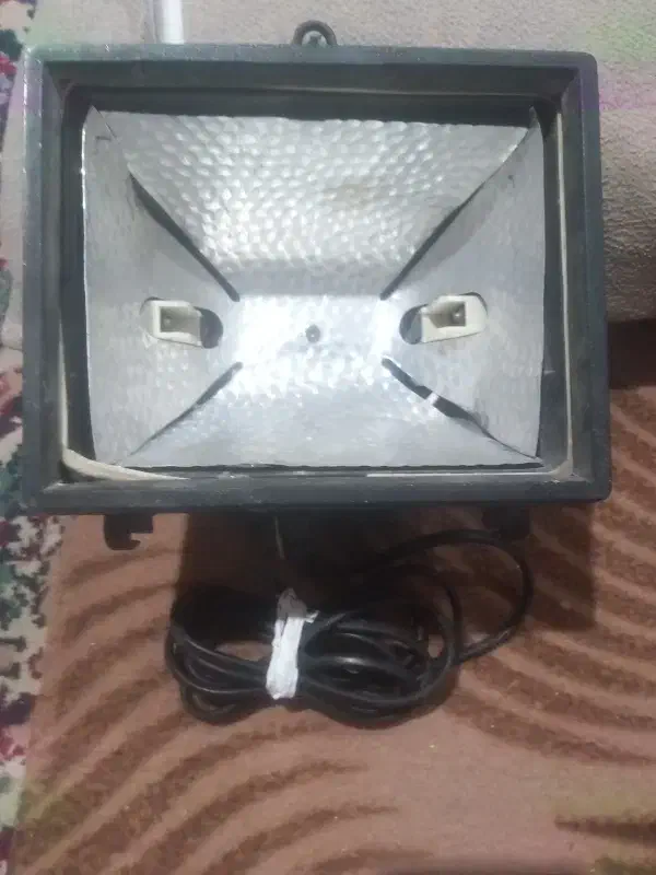 پرشکتور ۵۰۰|لامپ و چراغ|سبزوار, گلشن|دیوار