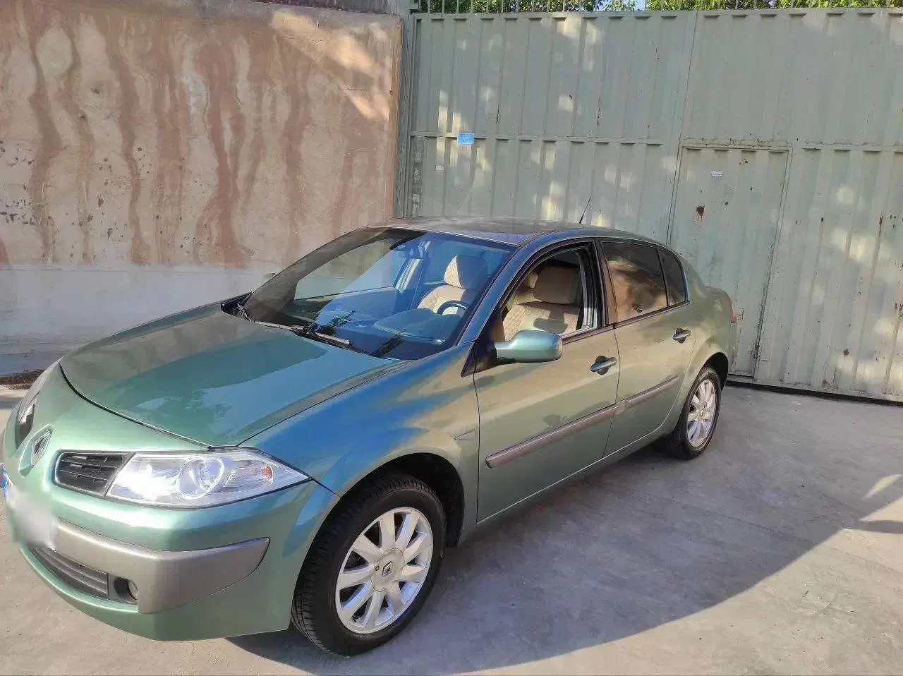 مگان ۲۰۰۰ اتومات|خودرو سواری و وانت|محمدشهر, محمدشهر|دیوار