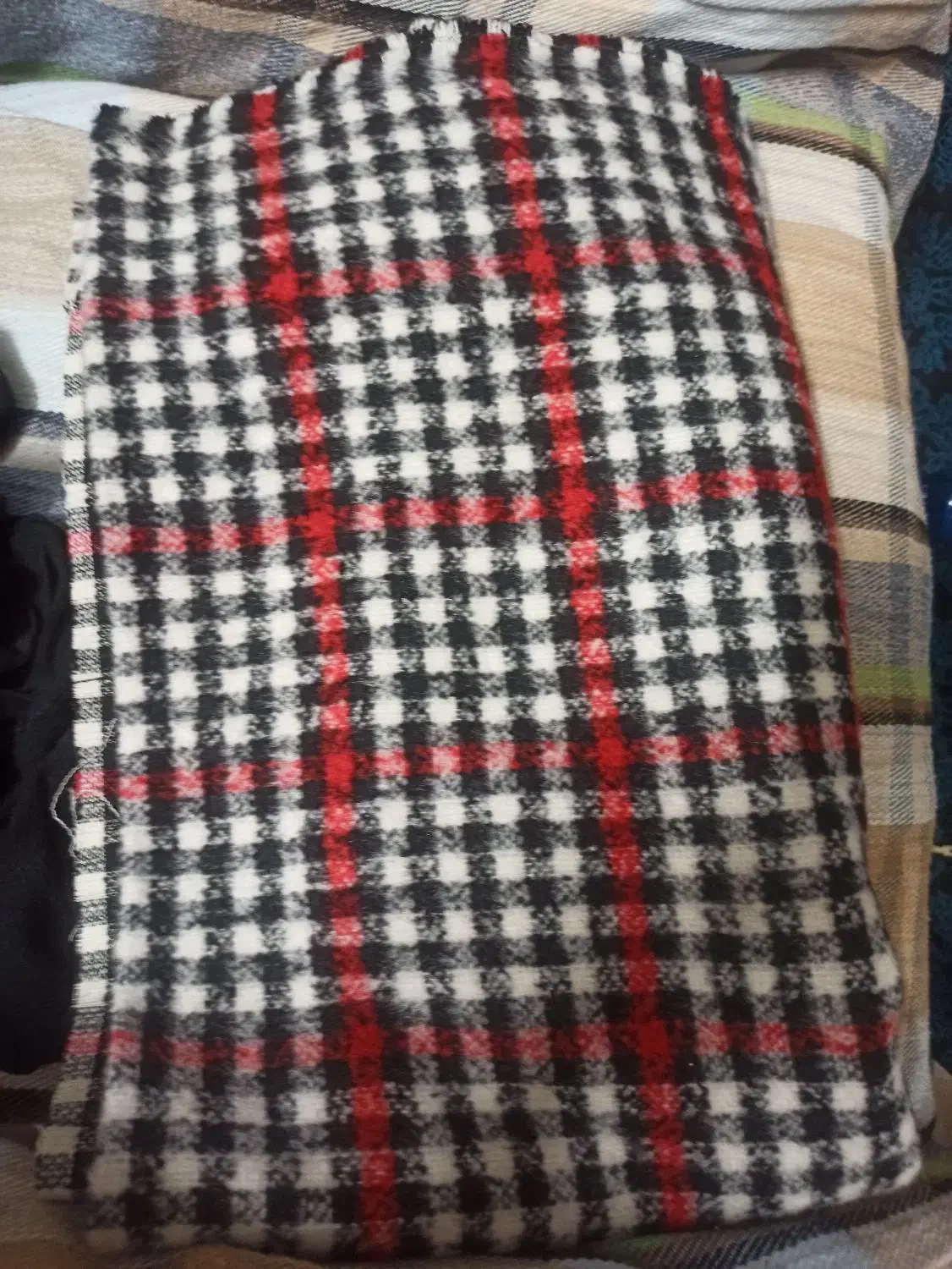 پارچه|لباس|شیراز, ستارخان|دیوار