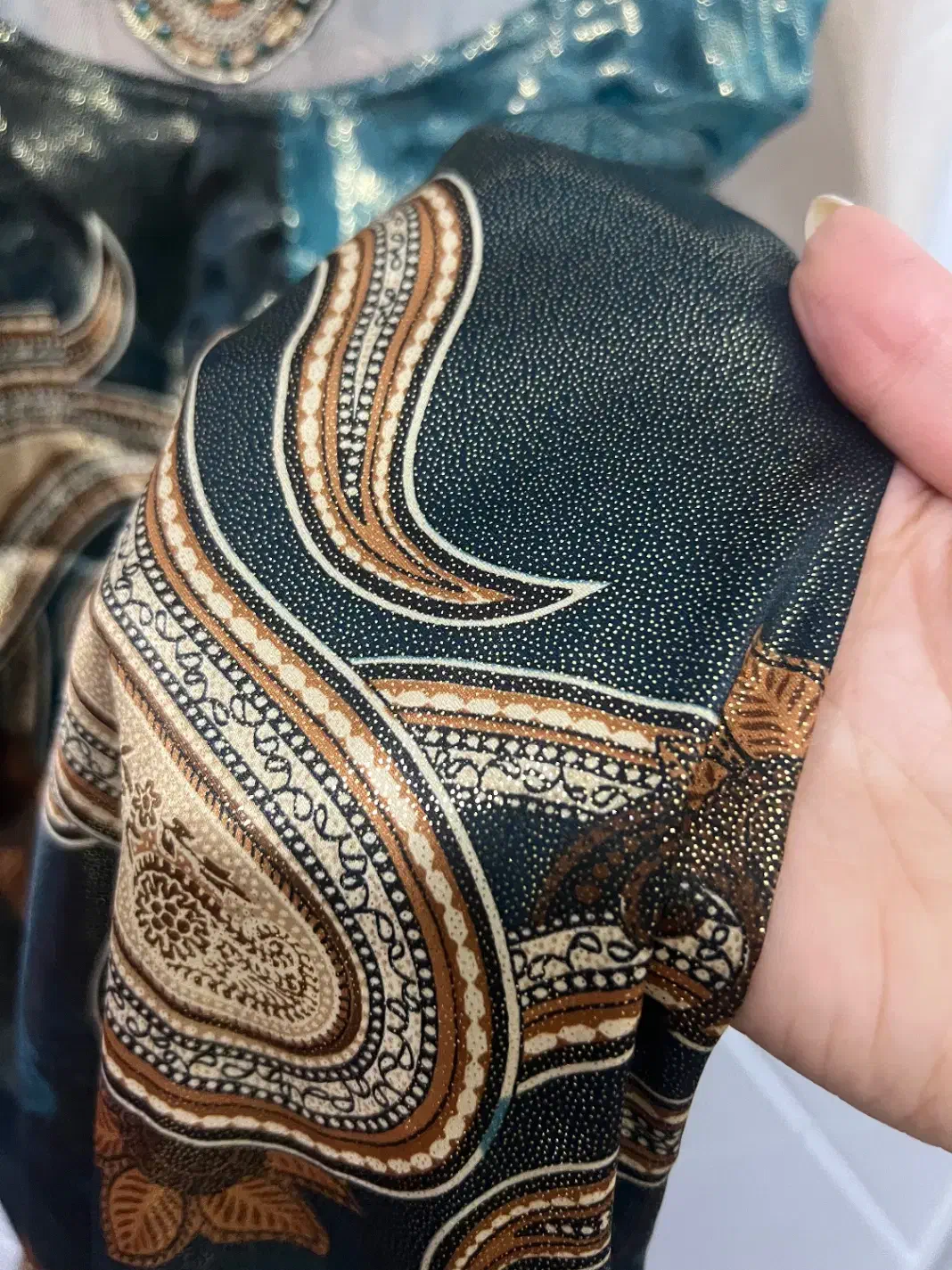 لباس مجلسی بلند|لباس|میانه, |دیوار