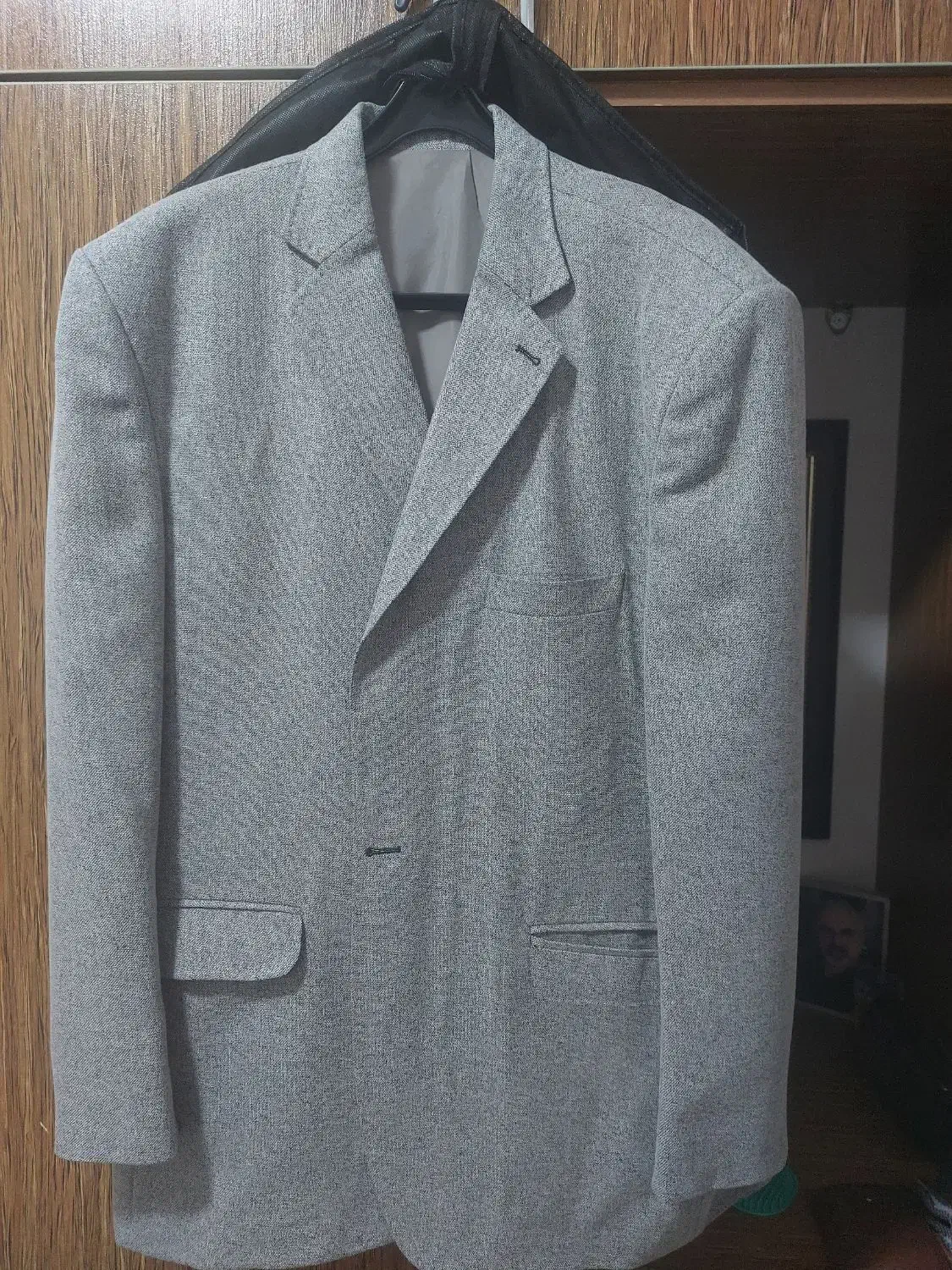 تک کت اسپرت|لباس|رشت, ساغری سازان|دیوار