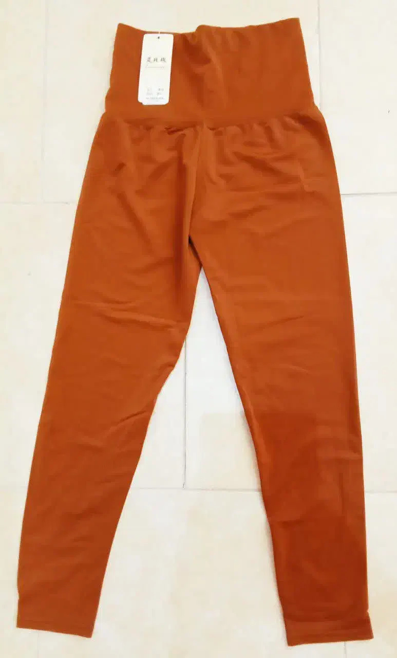 لباس|لباس|مشهد, عامل|دیوار