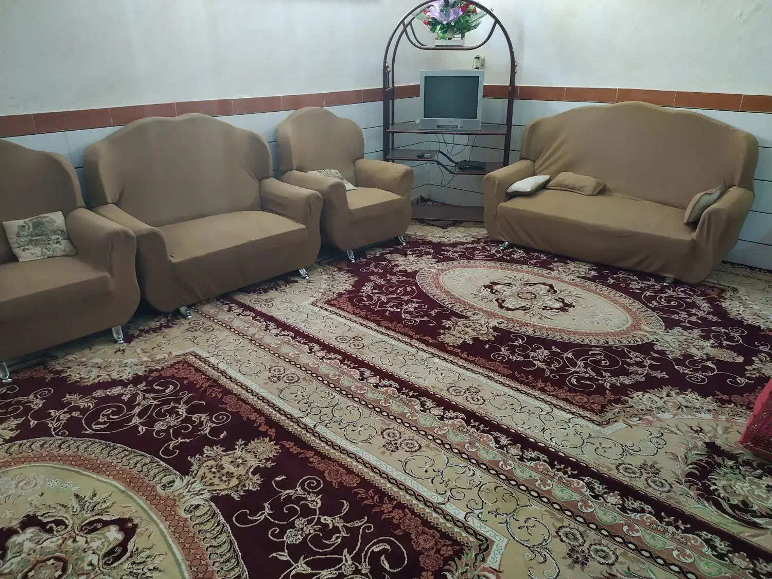 اجاره منزل نزدیک حرم با پارکینگ|اجارهٔ کوتاهمدت آپارتمان و سوئیت|طبس, |دیوار