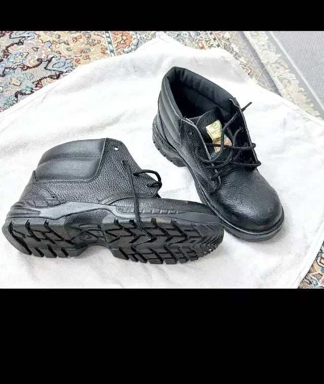 کاپشن نو سایز ۲xنفت بهران و نیم بوت چرم سایز ۴۳|لباس|تهران, حکیمیه|دیوار