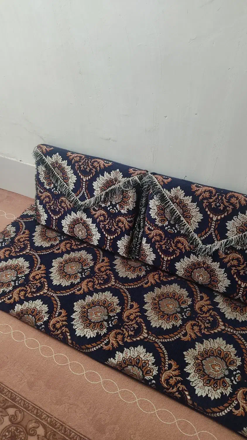 یک عدد کناره|پشتی|سیرجان, |دیوار