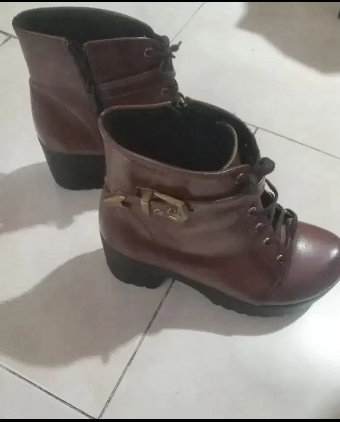 نیم بوت سایز ۳۸|کیف، کفش، کمربند|تهران, دروازه شمیران|دیوار