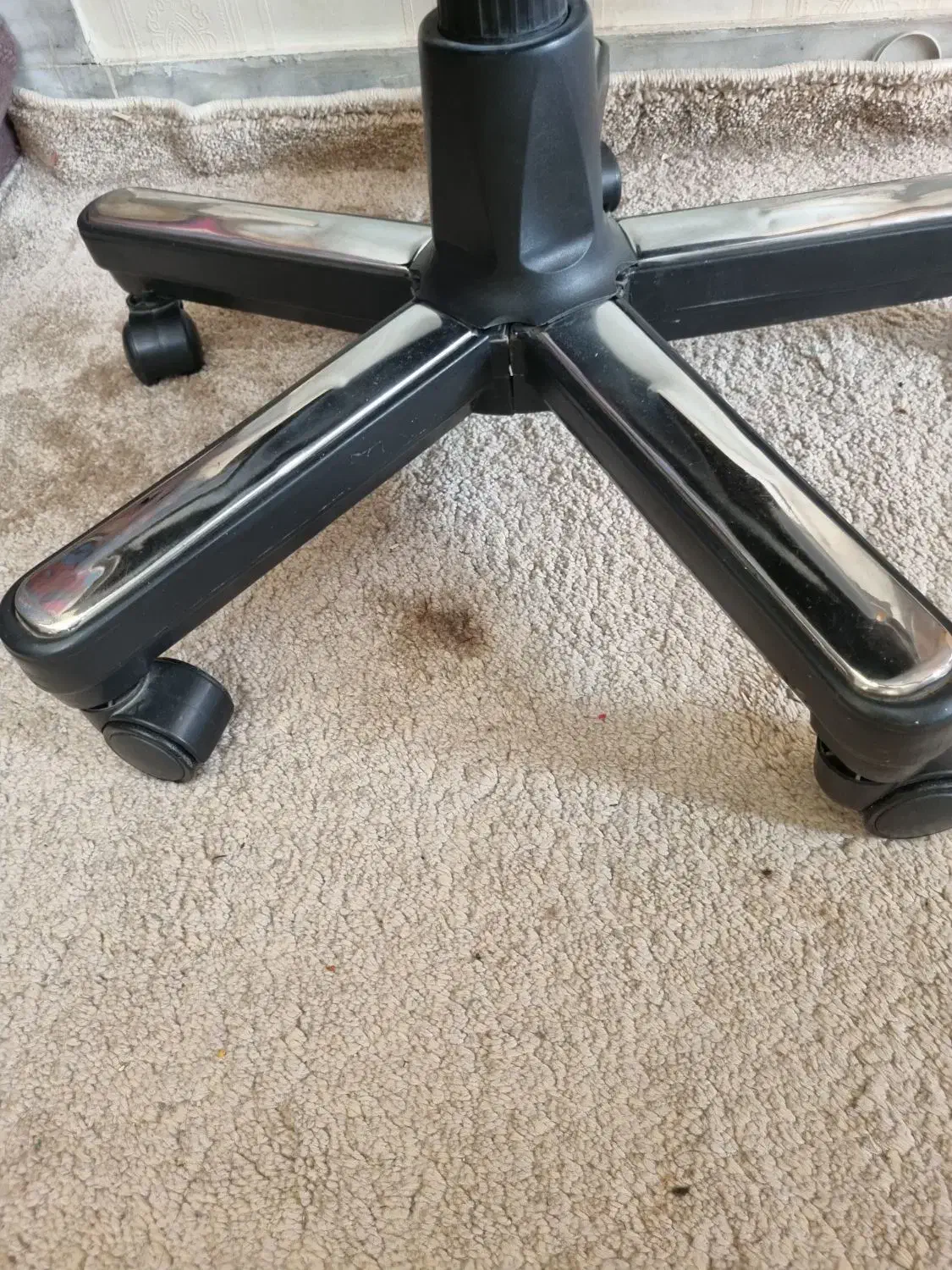 صندلی چرخدار، فلزی|صندلی و نیمکت|اصفهان, ملاصدرا|دیوار