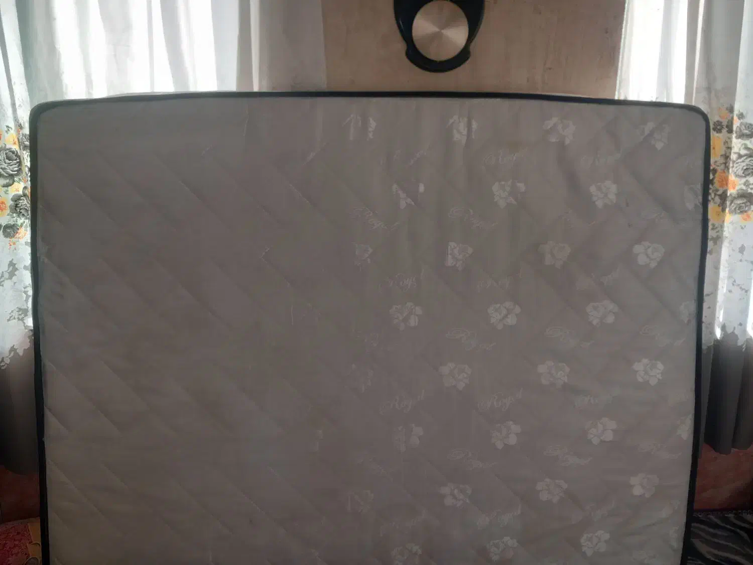 تشک تختخواب|تشک تختخواب|میانه, |دیوار