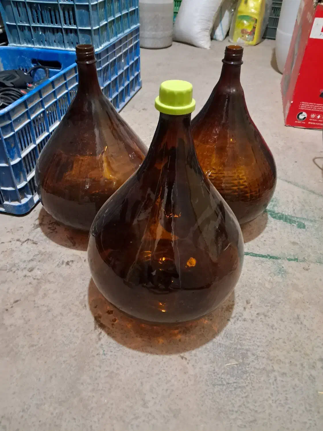 قرابه 15 لیتری|ظروف نگهدارنده، پلاستیکی، یک‌بارمصرف|مرودشت, نقش رستم|دیوار