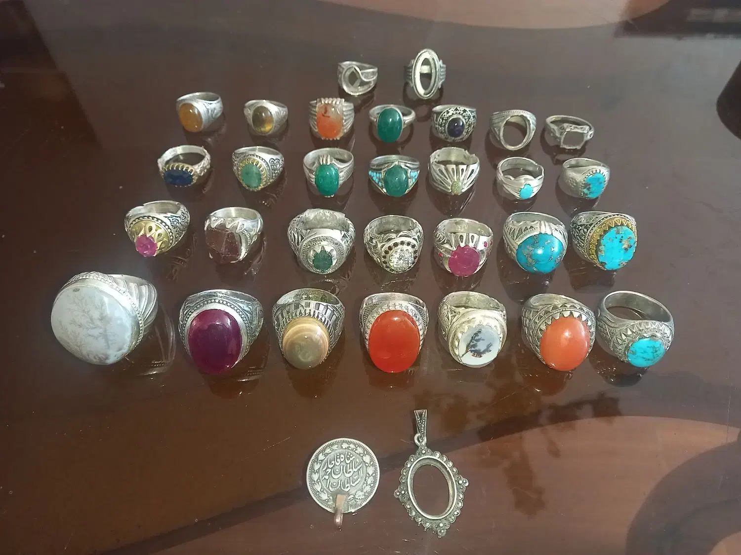فروش انگشتربا نگینهای جواهری|جواهرات|نجف‌آباد, امیرآباد|دیوار
