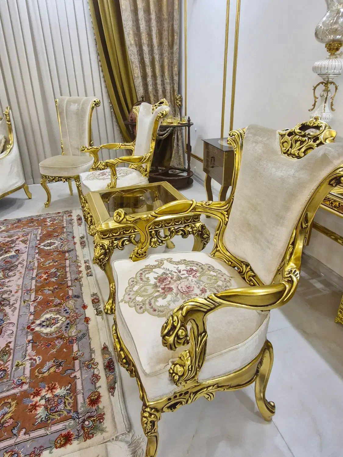 مبلمان ۹ نفره استیل چوب راش ورق طلا برای جهازیه|مبلمان خانگی و میز عسلی|مشهد, شهید فرامرز عباسی|دیوار