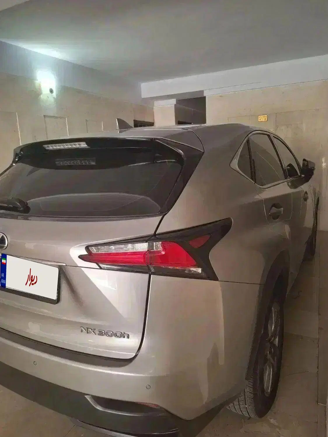 لکسوس NX 300H تیتانیوم ۲۰۱۷ سقف پاناروما ۵ کلید|خودرو سواری و وانت|تهران, یوسفآباد|دیوار
