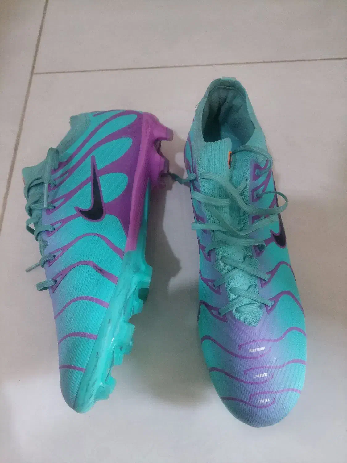 کفش فوتبال|ورزشهای توپی|رشت, باهنر|دیوار