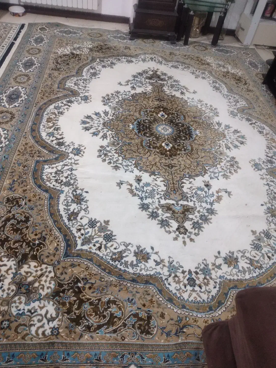 فرش کرم رنگ|فرش|آمل, |دیوار