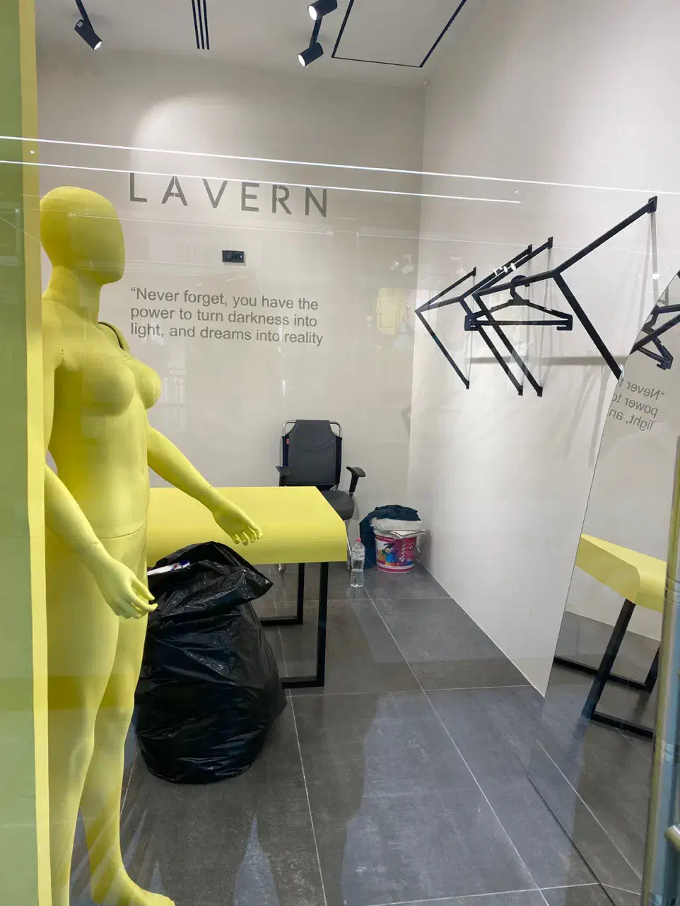 میز و مانکن|فروشگاه و مغازه|تهران, ولنجک|دیوار