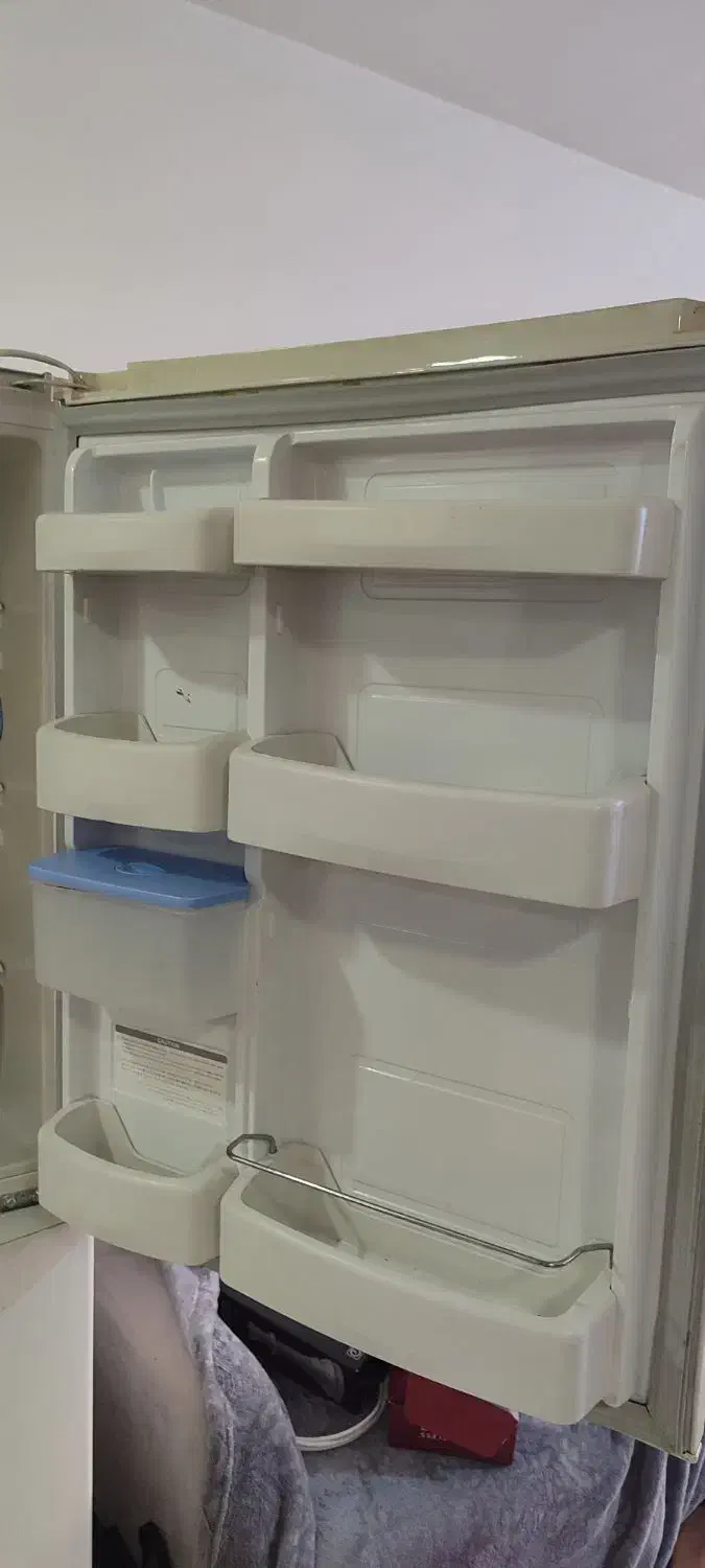 فروش یک دستگاه یخچال|یخچال و فریزر|زرقان, |دیوار