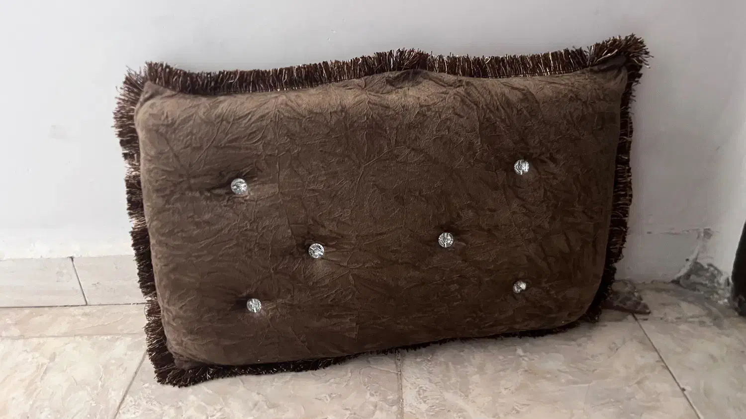 پشتی|پشتی|برازجان, |دیوار