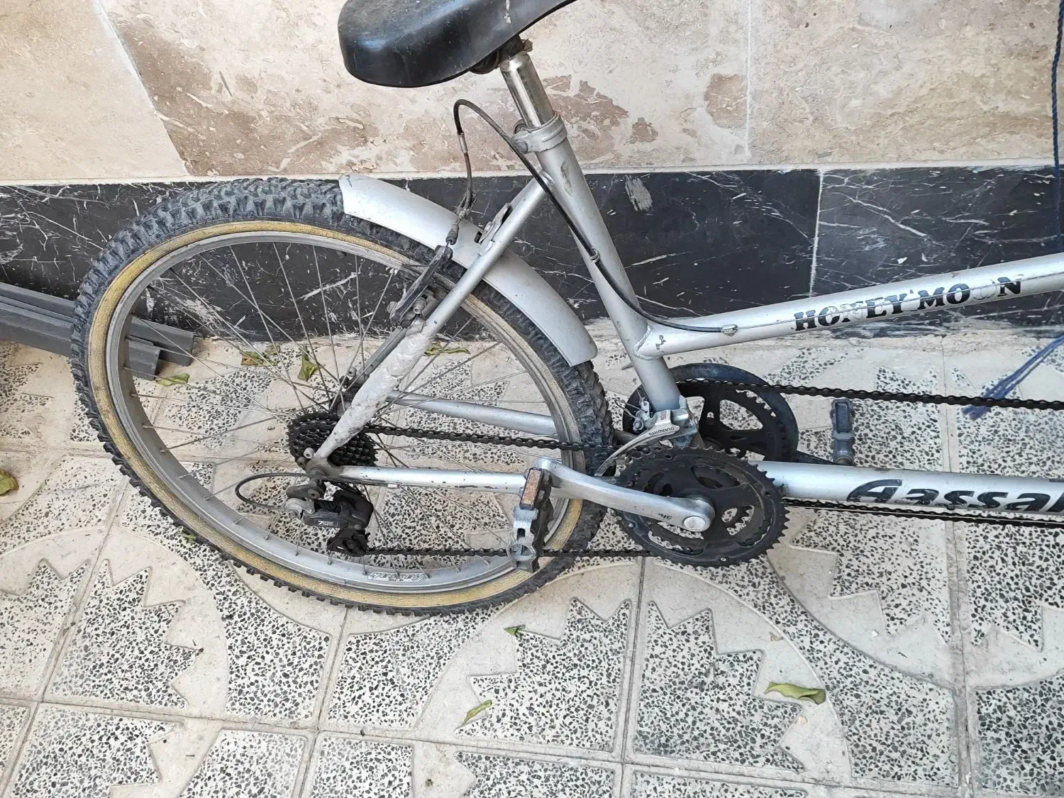 دوچرخه|دوچرخه، اسکیت، اسکوتر|ری, دیلمان|دیوار