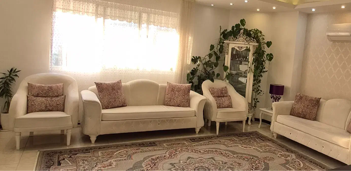 فروش مبل ۸ نفره و جلومبلی و میز نهار خوری ۶ نفره|مبلمان خانگی و میز عسلی|رشت, دیانتی|دیوار