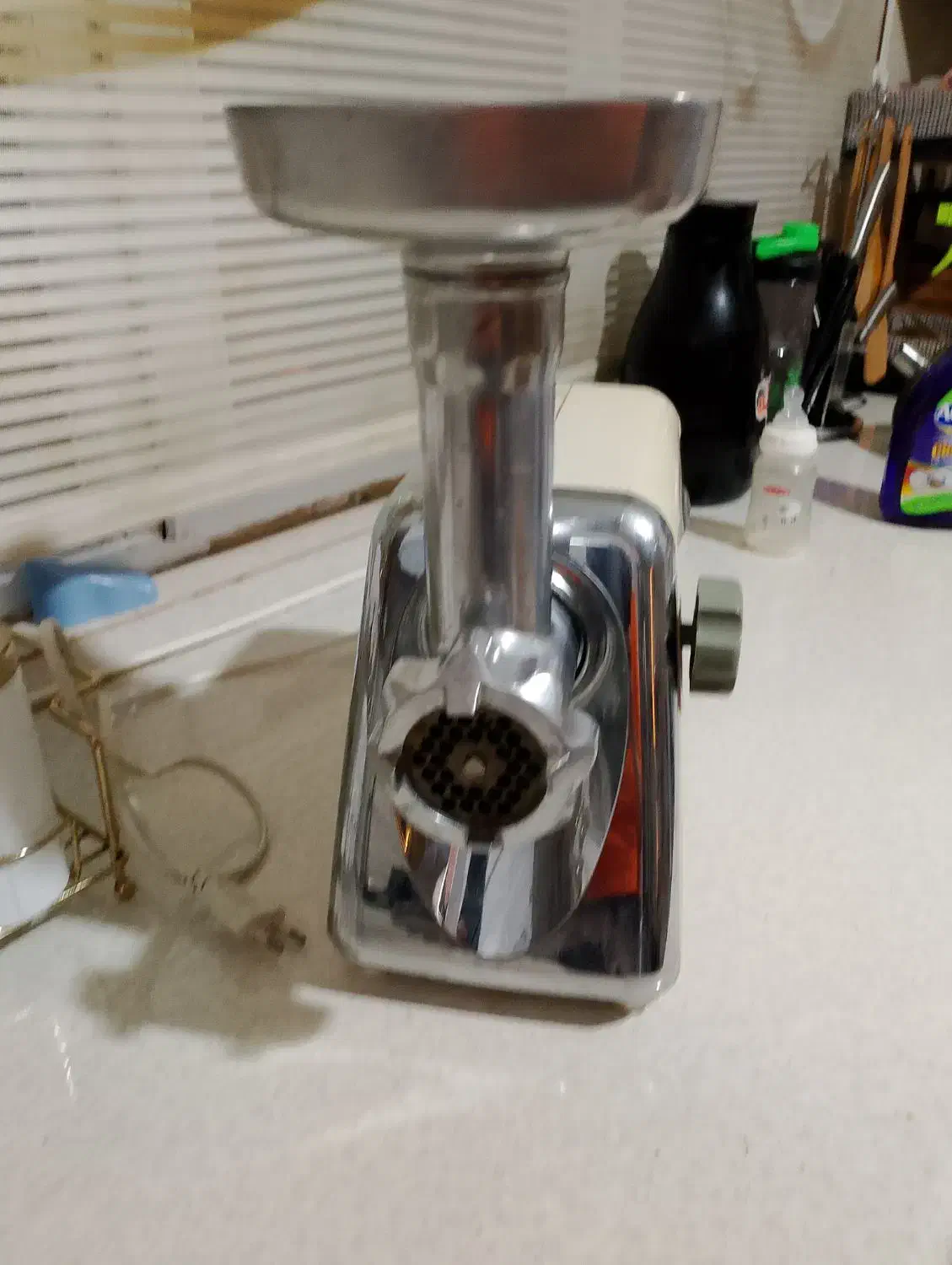 چرخ گوشت قدیمی سالم سفید نقره ای|خردکن، آسیاب، غذاساز|تربت جام, علوی|دیوار