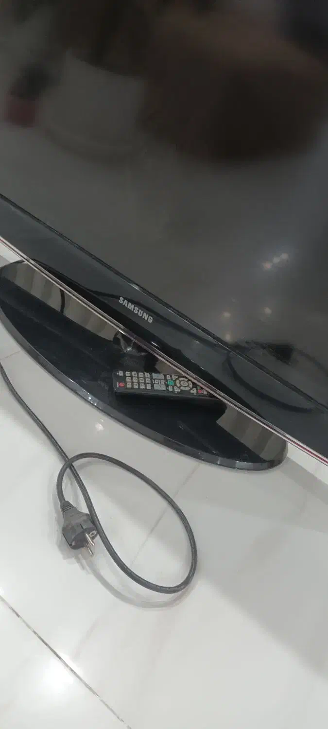 تلویزیون LCDسامسونگ۳۷ اینچ|تلویزیون و پروژکتور|اصفهان, دستگرده|دیوار