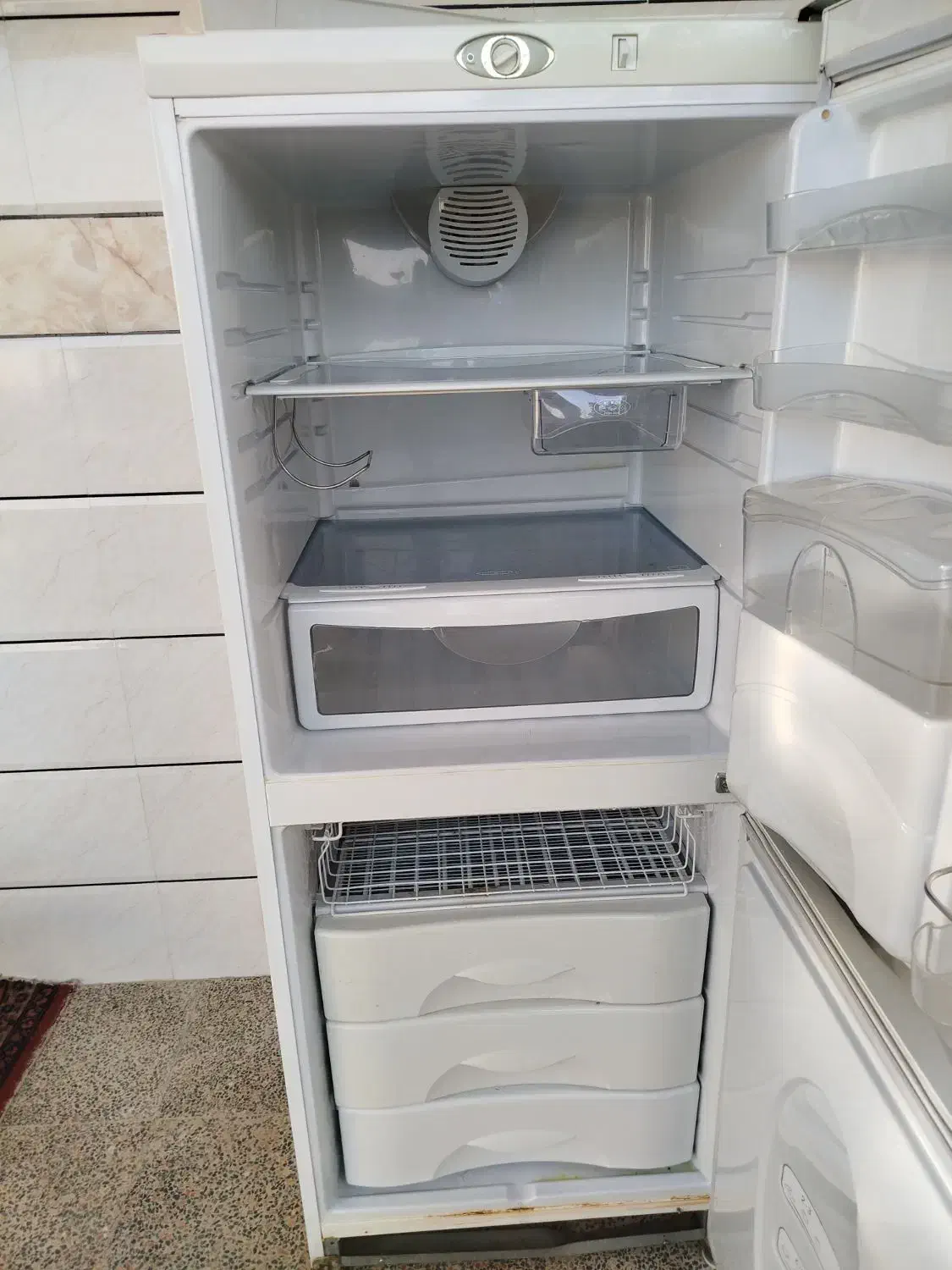 یخچال نیمه فریزر اسنوا در حد|یخچال و فریزر|کبودرآهنگ, |دیوار