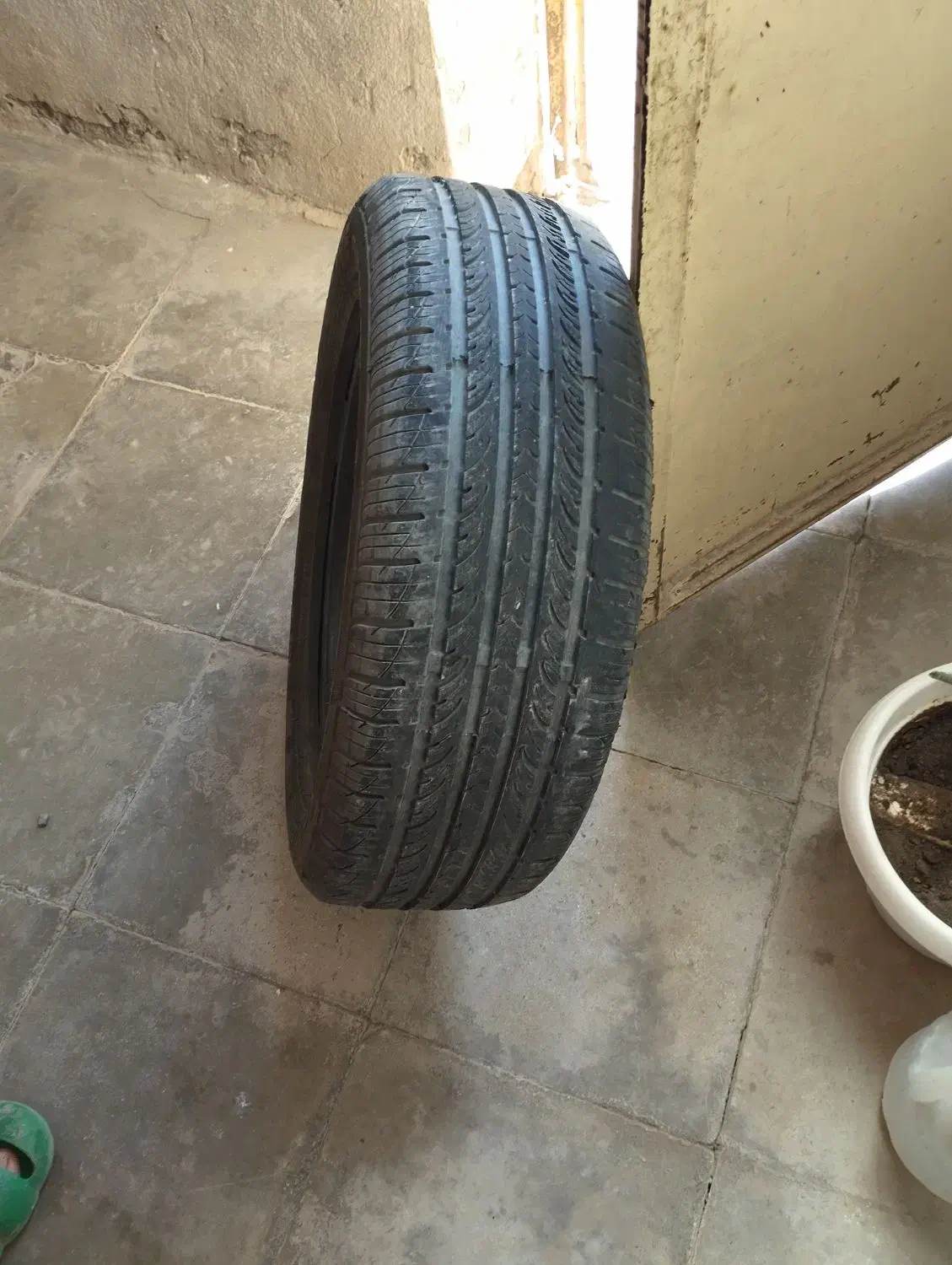 یه دونه لاستیک دست دوپرایدبه فروش میرسد|قطعات یدکی و لوازم جانبی|عنبرآباد, |دیوار