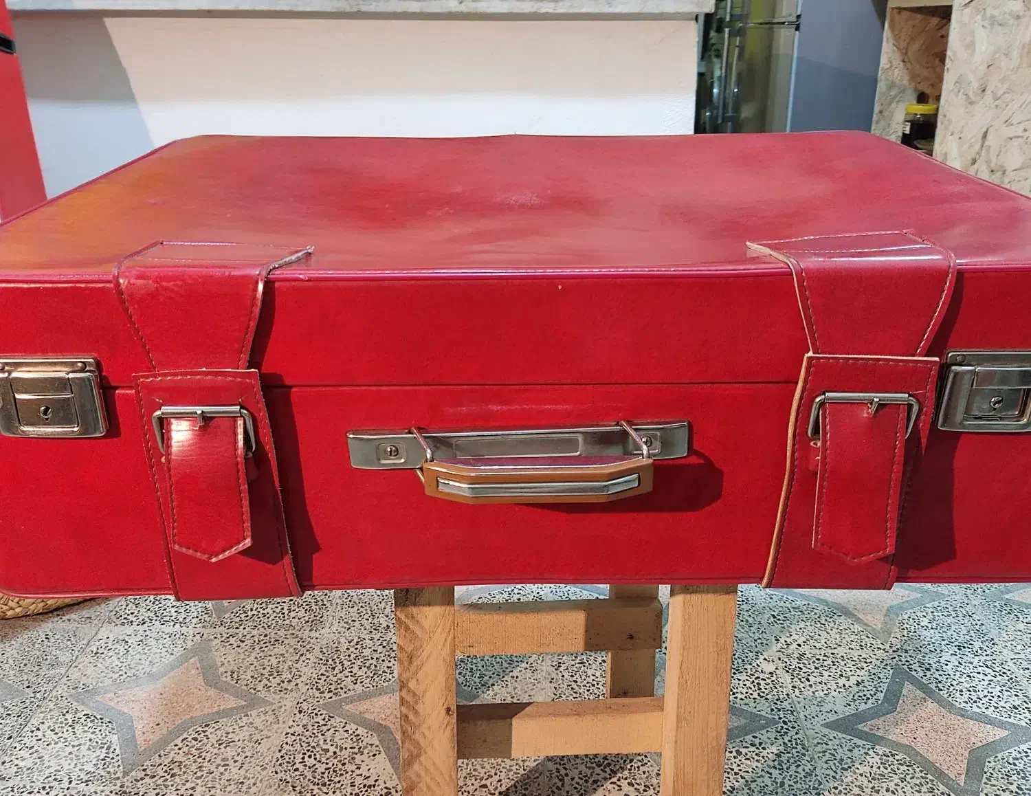 سه عدد چمدان پهلوی بسیار تمیز|کیف، کفش، کمربند|رشت, چله خانه|دیوار