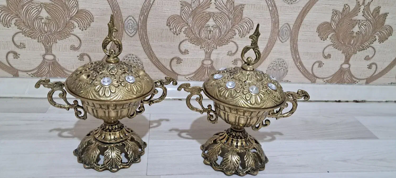 دو جفت قندان برنز|ظروف سرو و پذیرایی|اردبیل, |دیوار