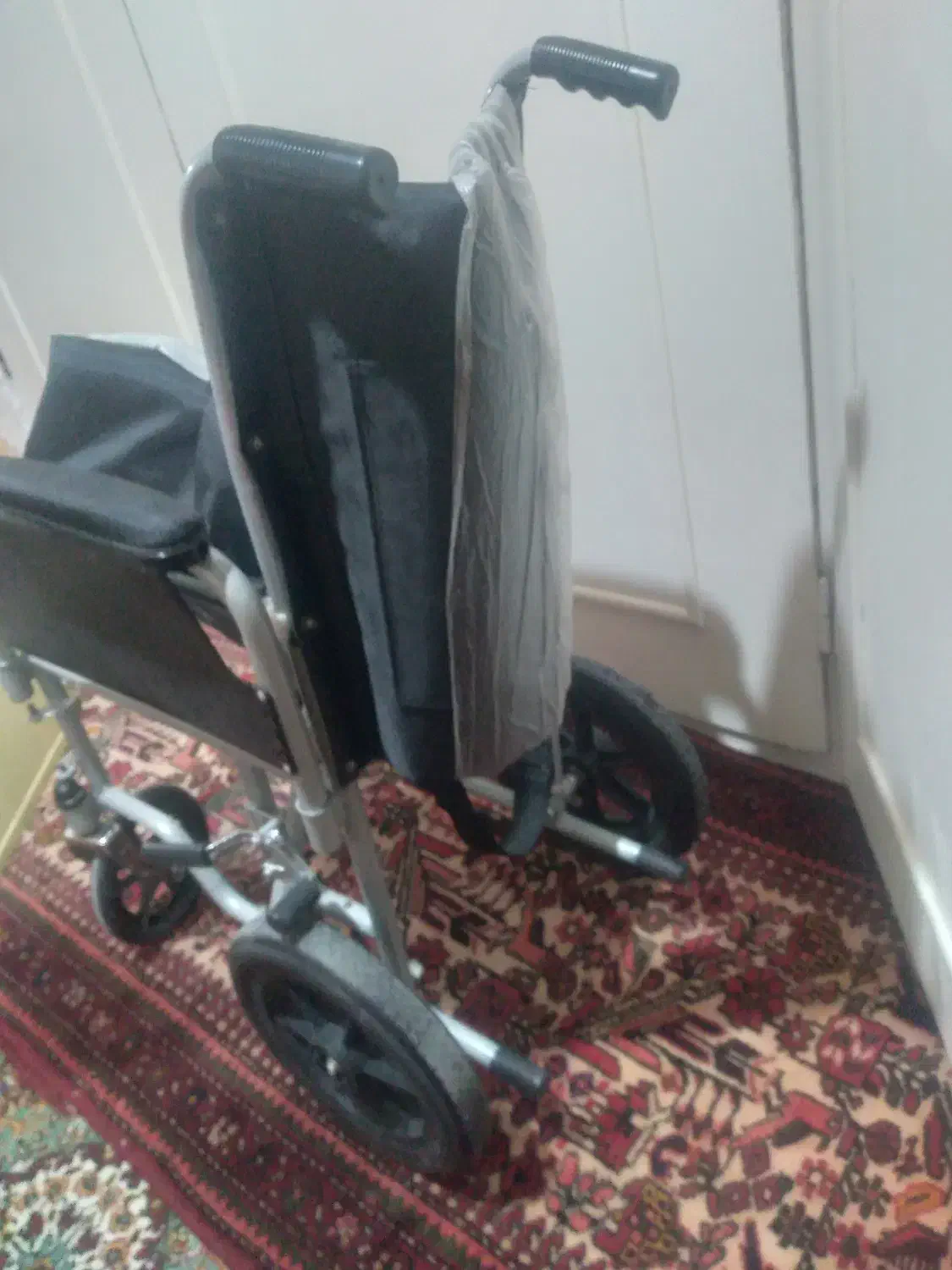 ویلچر نو|آرایشی، بهداشتی، درمانی|قم, دروازه چوبی|دیوار