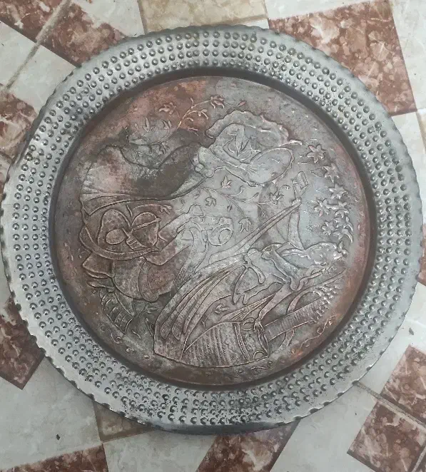 سینی مسی قدیمی دست ساز|کلکسیون اشیاء عتیقه|اسفراین, |دیوار