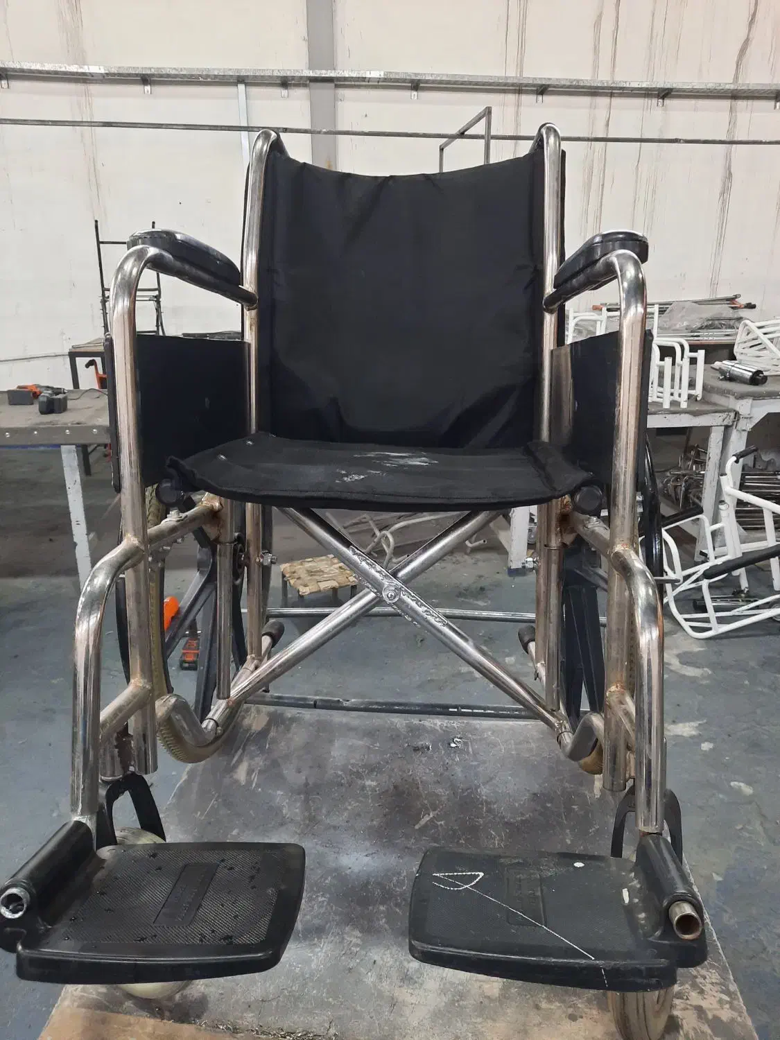 ویلچر دست دوم|آرایشی، بهداشتی، درمانی|رباط‌کریم, شترخوار|دیوار