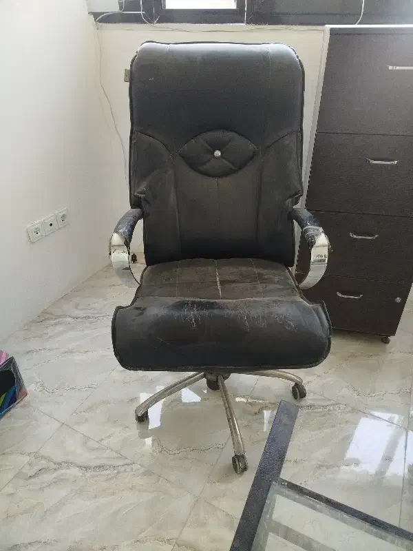 صندلی وصندلی اداری|مبلمان اداری|برخوار, |دیوار