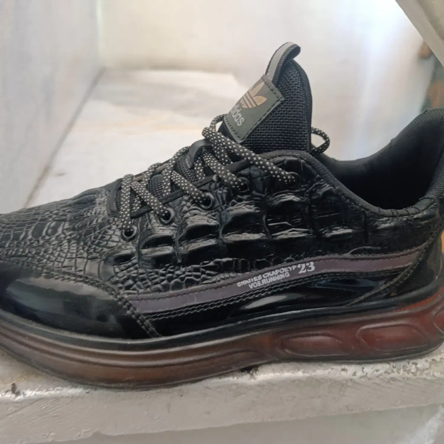 کفش آدیداس|کیف، کفش، کمربند|مشهد, رباط طرق|دیوار