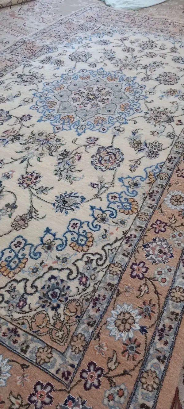 فرش دستباف گل ابریشمی|فرش|اصفهان, بهارستان|دیوار