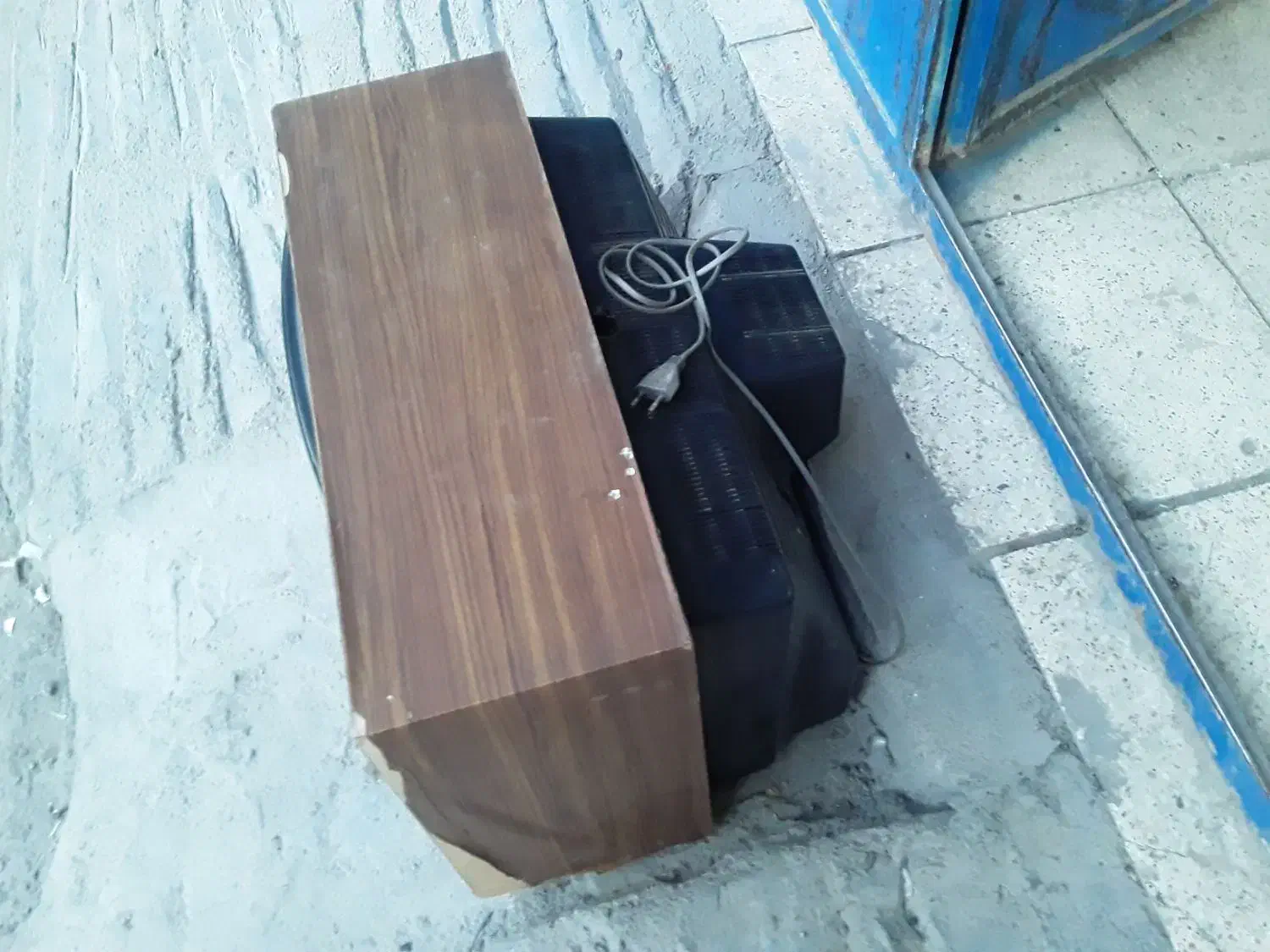 تلویزیون قدیمی .چوبی|تلویزیون و پروژکتور|کرمانشاه, |دیوار