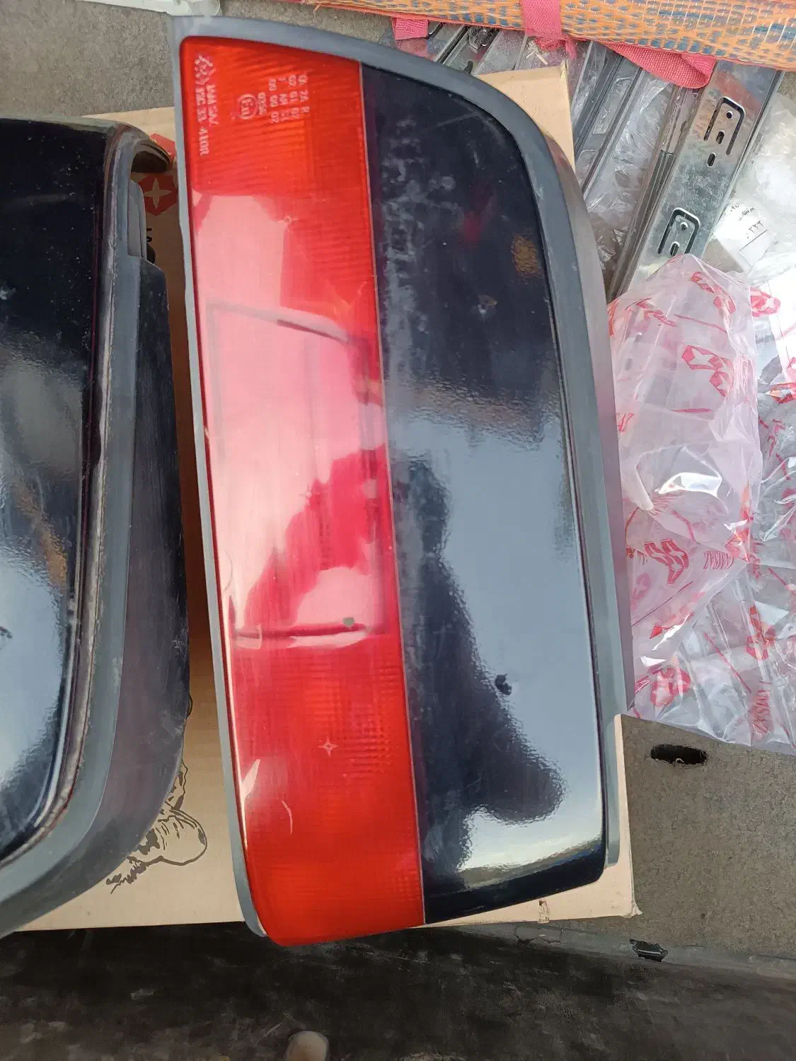 چراغ عقب پژو پارس|قطعات یدکی و لوازم جانبی|بروجرد, |دیوار