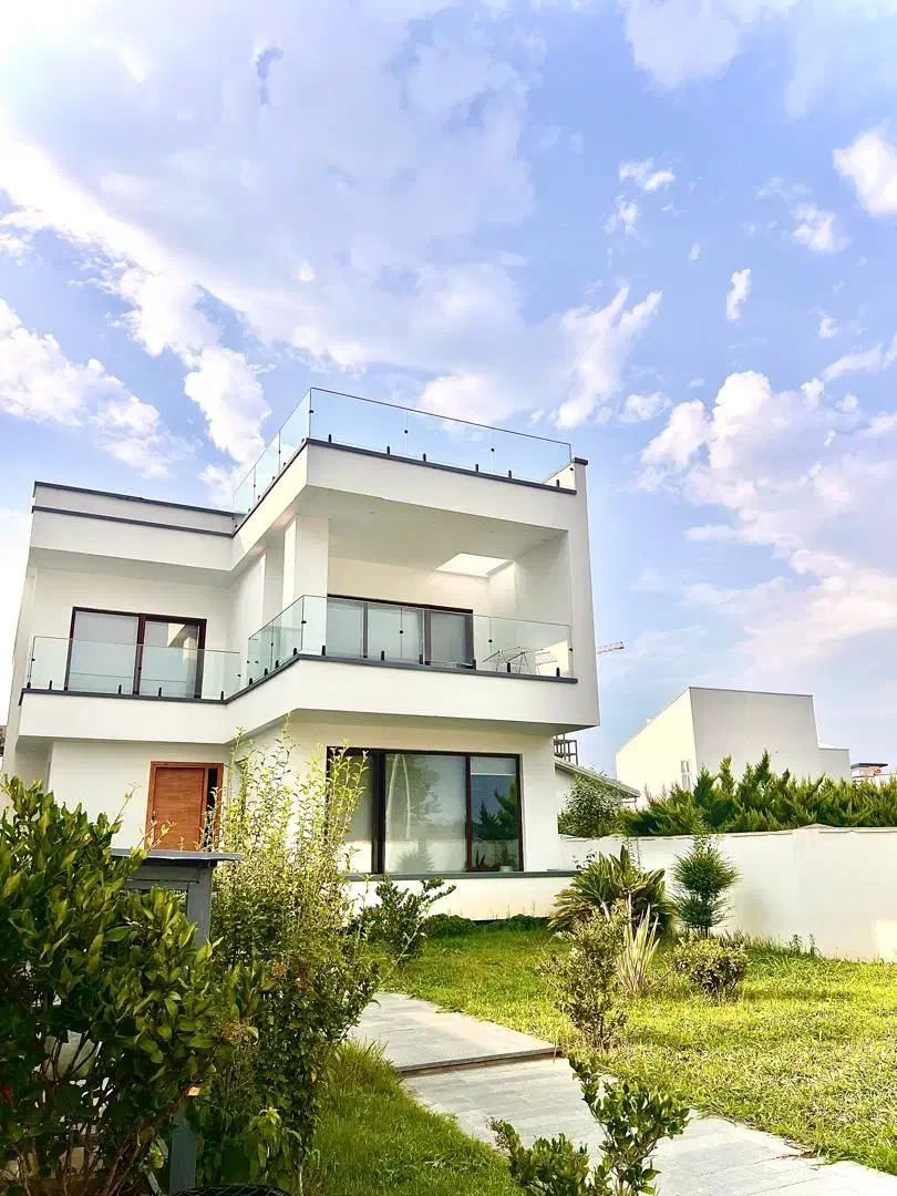 استخر نوساز 3 خوا ب|اجارهٔ کوتاهمدت ویلا و باغ|رویان, |دیوار