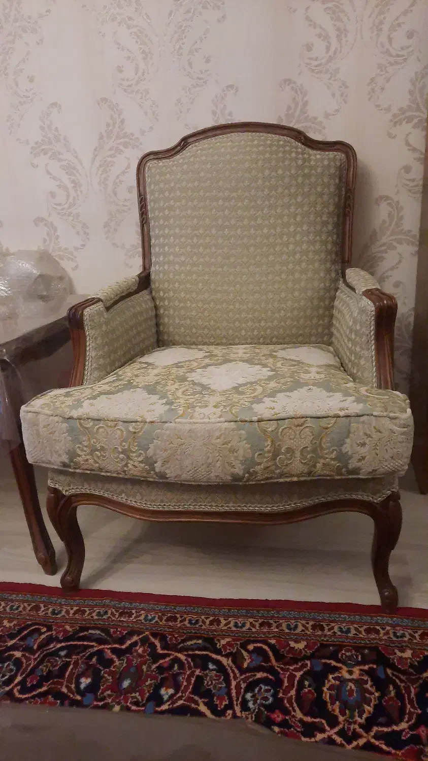 مبل لیون 7 نفره به همراه سرویس غذاخوری 8 نفره-|مبلمان خانگی و میز عسلی|تهران, نیلوفر|دیوار