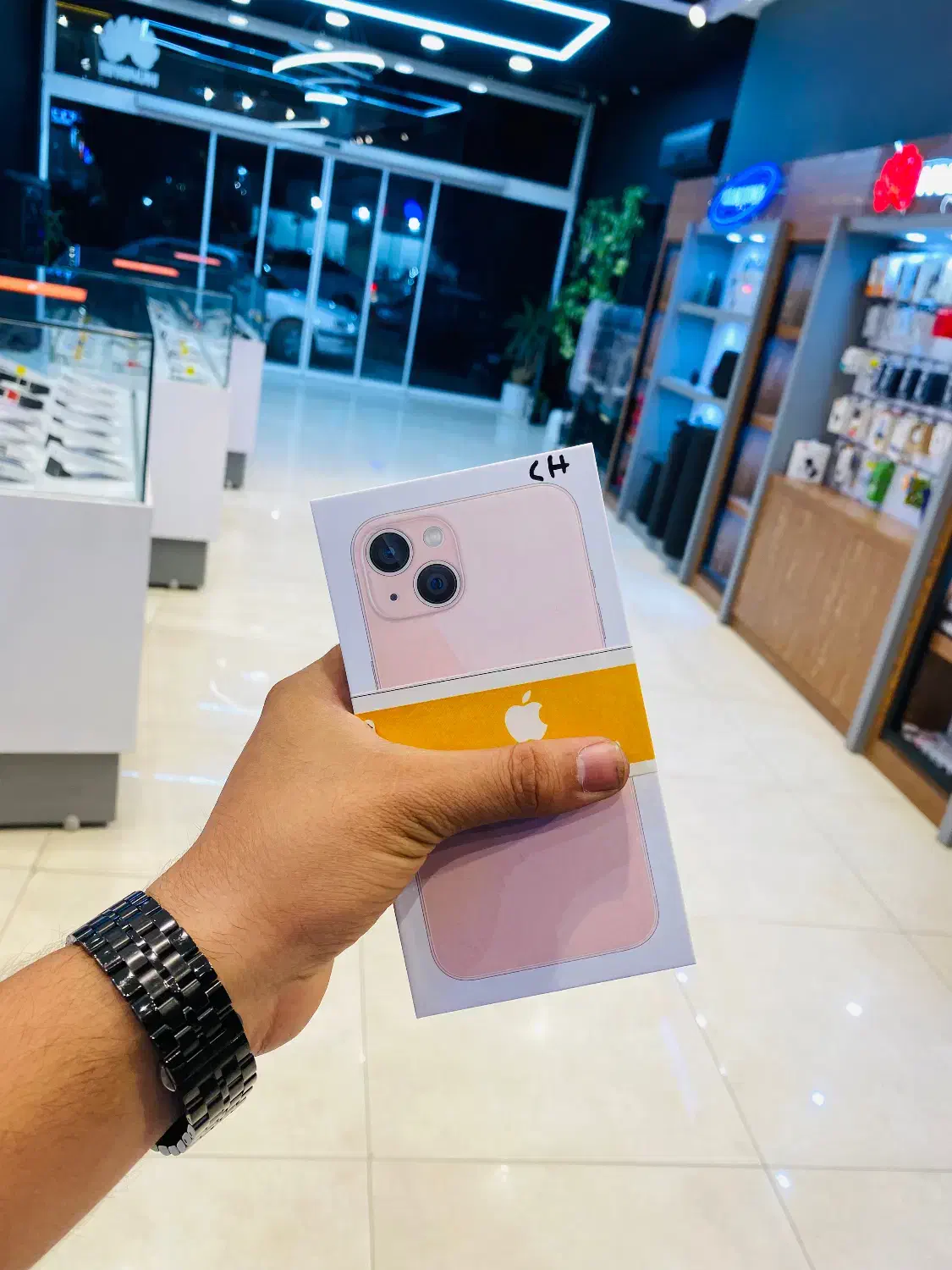 Iphone 13  128 g صورتی اکبند|موبایل|یزد, |دیوار