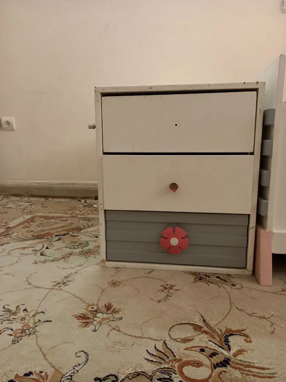 کمد لباس و کمد اسباب بازی و ۳ کشو کنار تخت کودک|اسباب و اثاث بچه|مشهد, سرافرازان|دیوار