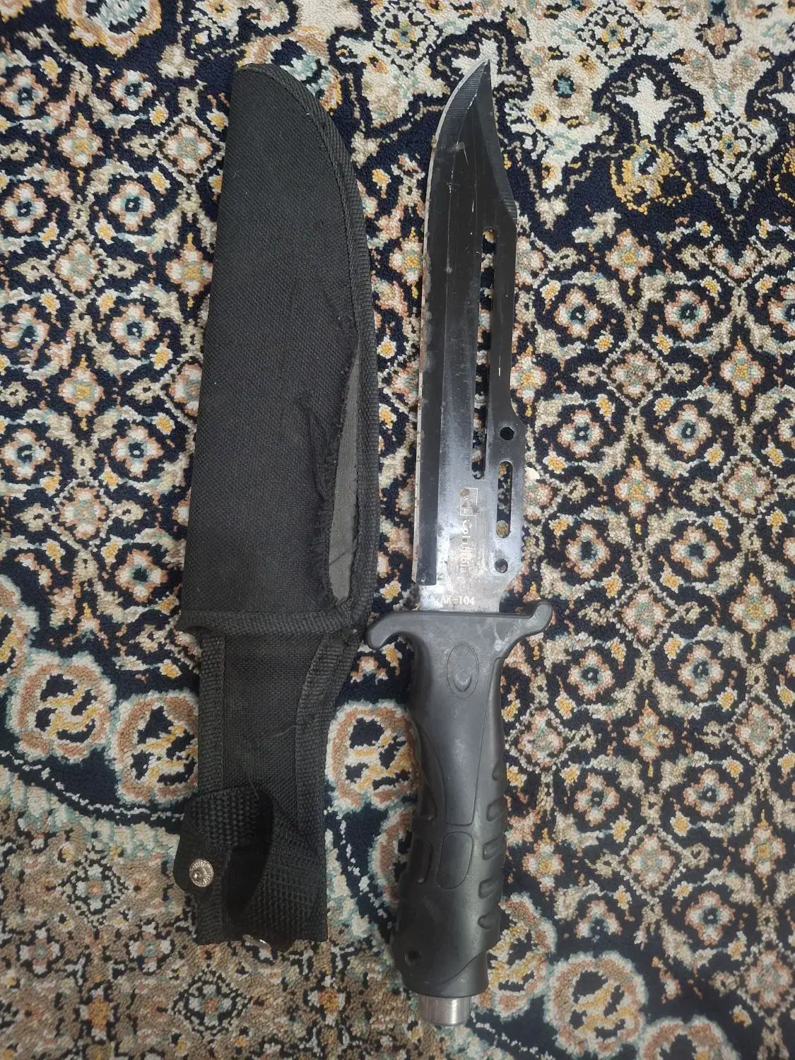 تعدادی چاقو|کلکسیون اشیاء عتیقه|رشت, سلیمانداراب|دیوار