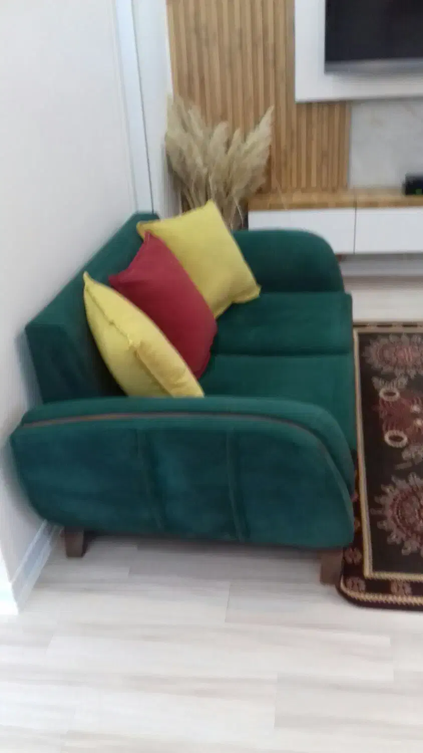 مبل سه نفره درحدنو .|مبلمان خانگی و میز عسلی|رشت, آب و برق|دیوار